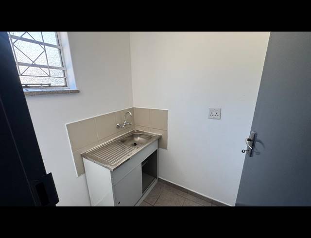 227M² WAREHOUSE TO LET IN WYNBERG